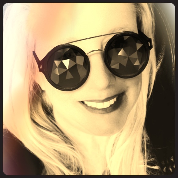 Meet your posher - Picture 1 of 1